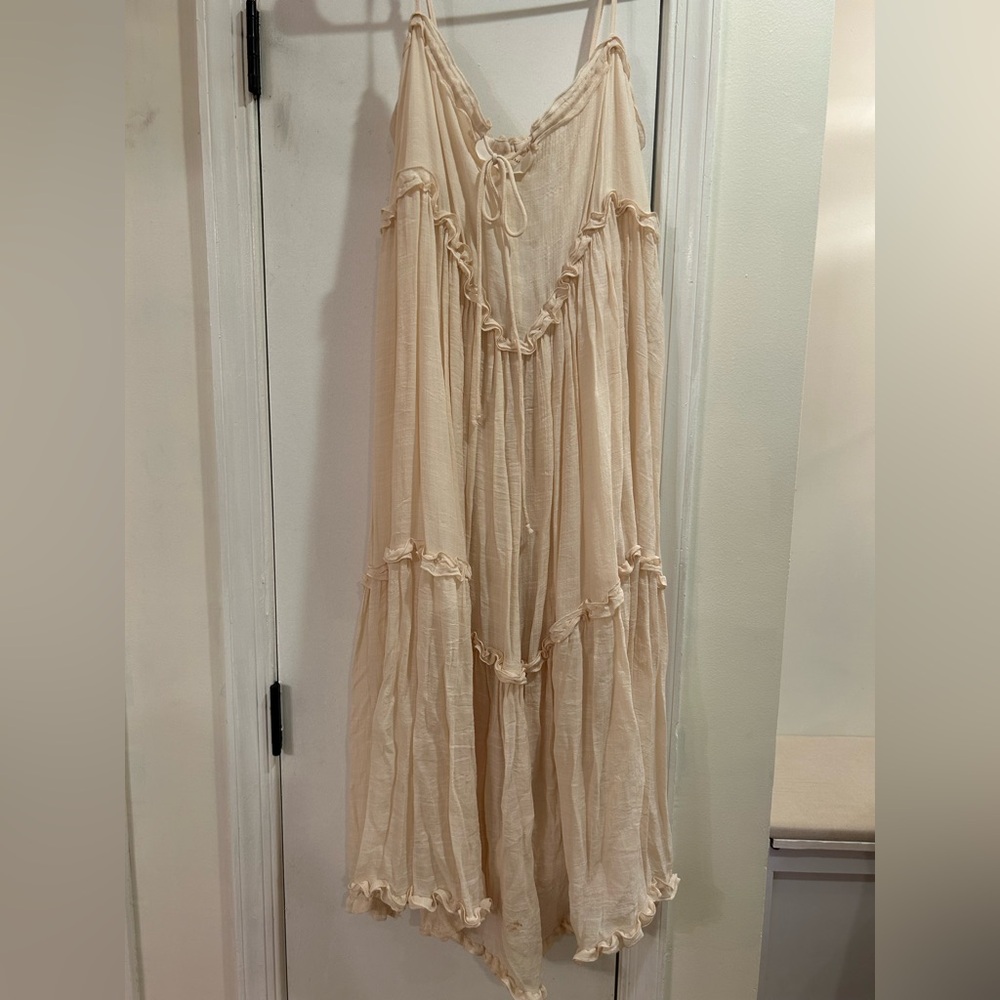 Elegant Cream Midi Dress